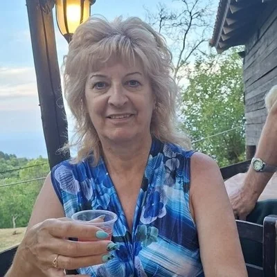 Eszti