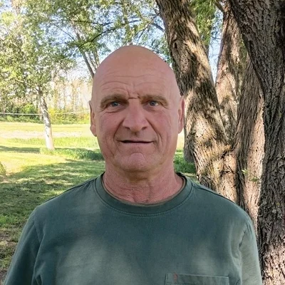 László