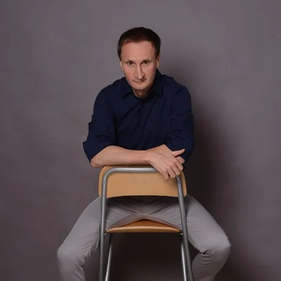 András