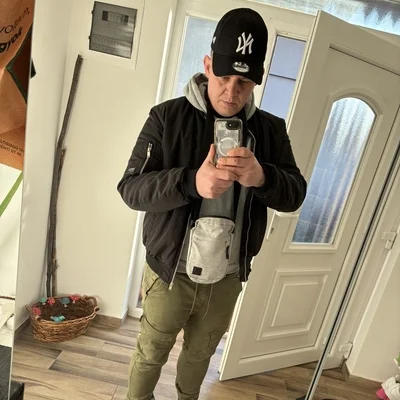Ákos