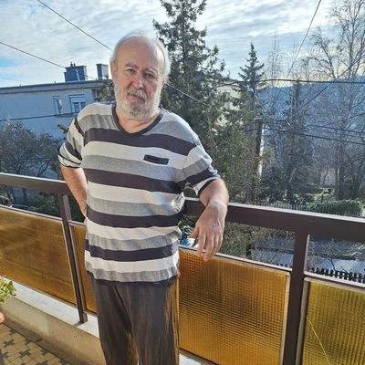 László