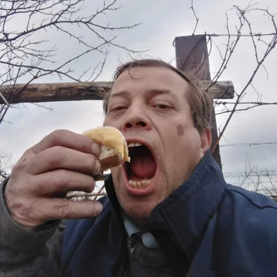 András
