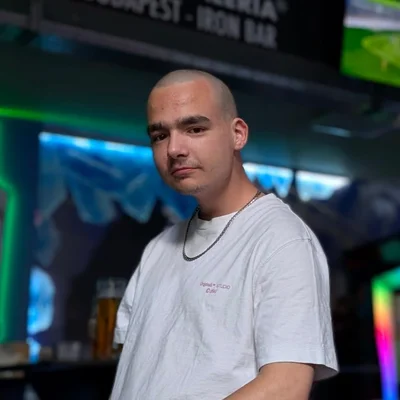 Ákos, Vác