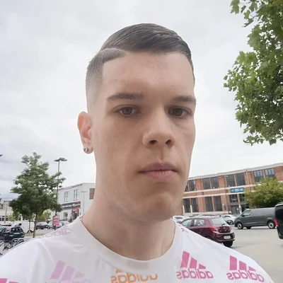 András