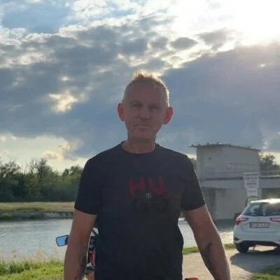 András