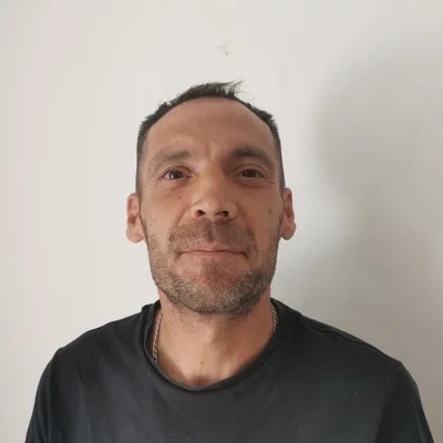 András