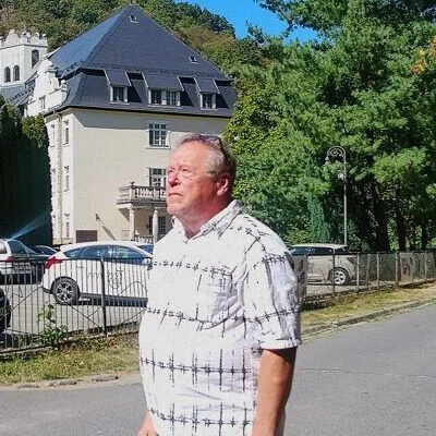 László