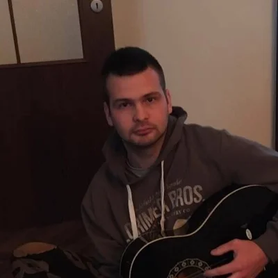 Erik, Tatabánya