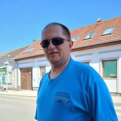 László