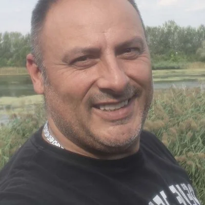 András