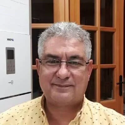 János, Békés