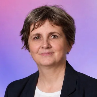 Zsuzsa, Göd