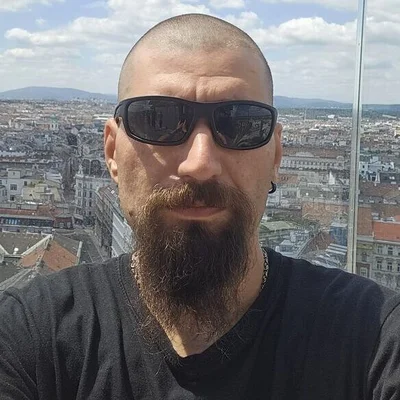 Ádám