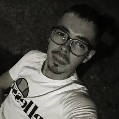 Róbert, Arad