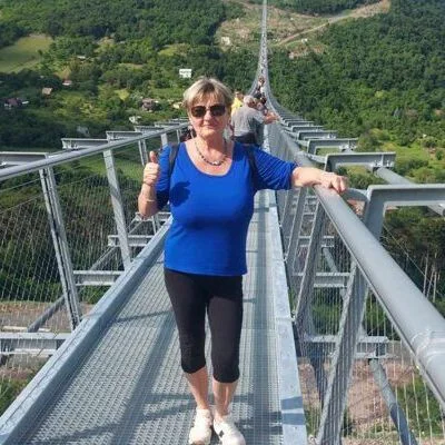 Éva