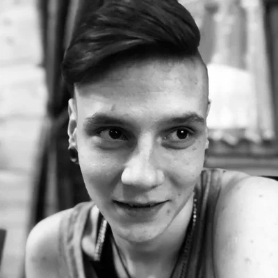 Tomi, Százhalombatta