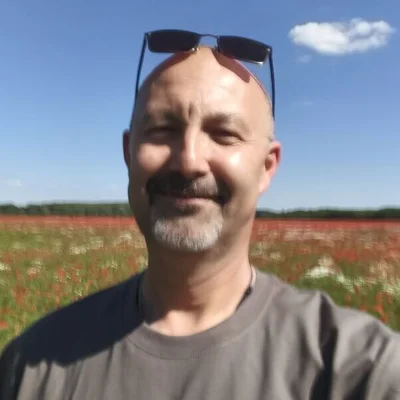 András