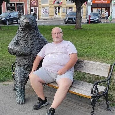 János, Rétság